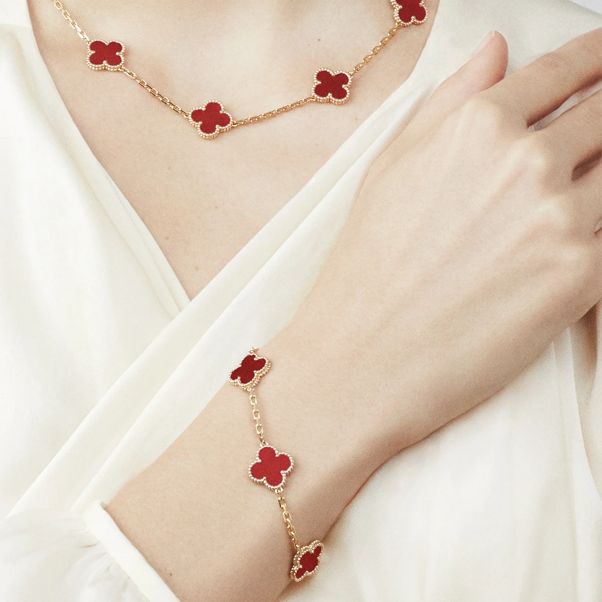 Gold Clover Bracelet for Women Carnelian 5 Motif Gift Jewelry