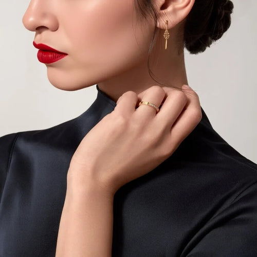 Gold Rhythm Of Brilliance – Minimalist Block Ring With Four Diamonds