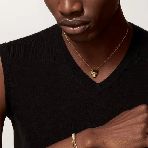 Golden Gaze of Strength – Modern Necklace with Panther Head and Piercing Gem Eyes