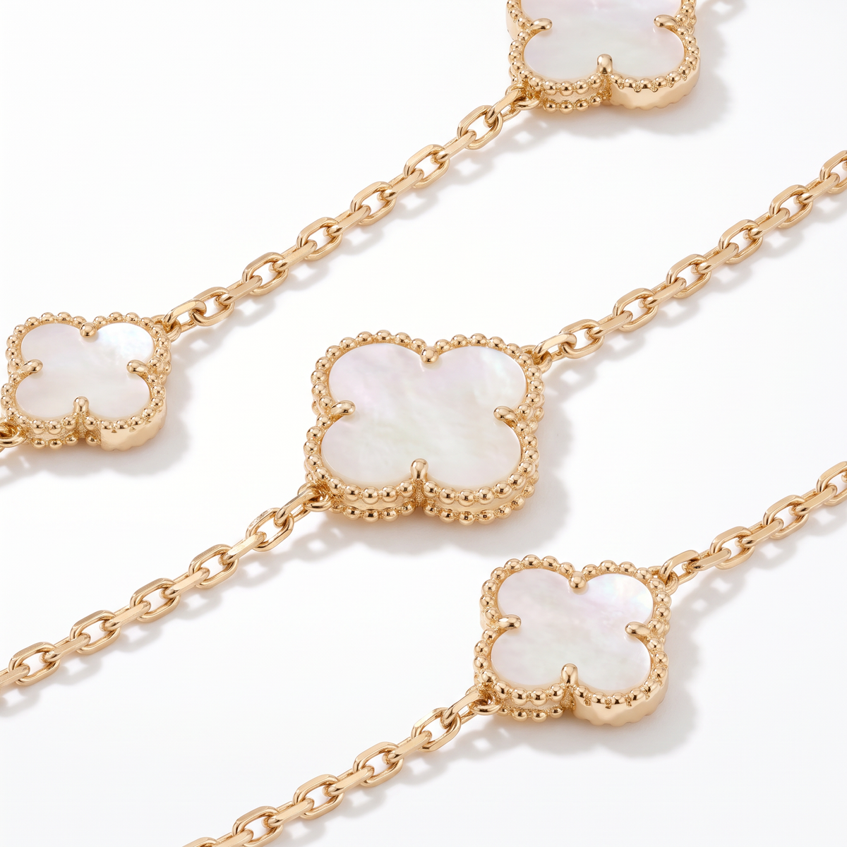 Alhambra Pearl Clover 16 Motifs Long Clover Necklace