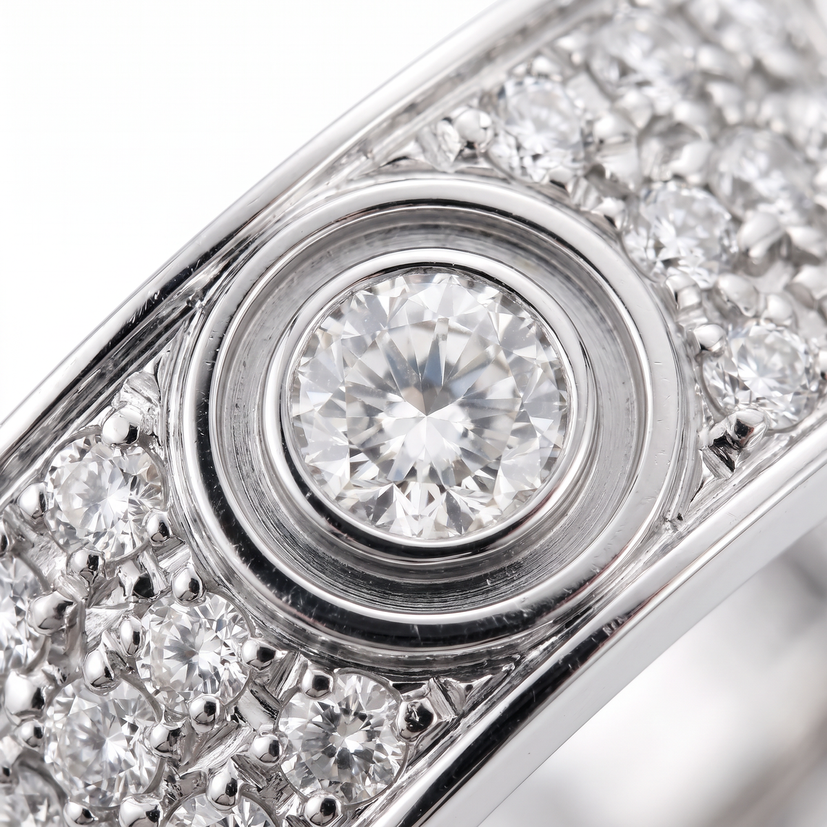 Classic Love 6 Diamond Full-paved Band Ring