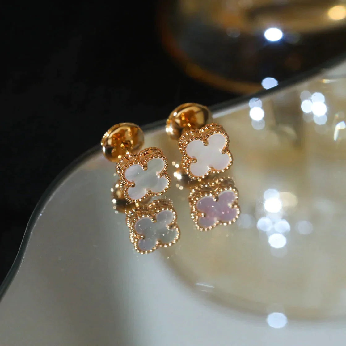 Clover Earrings Mini Pink Gold Mother of Pearl Elegant High Quality