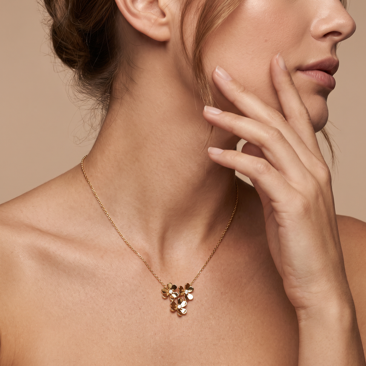 Frivole 3 Flowers Mini Necklace