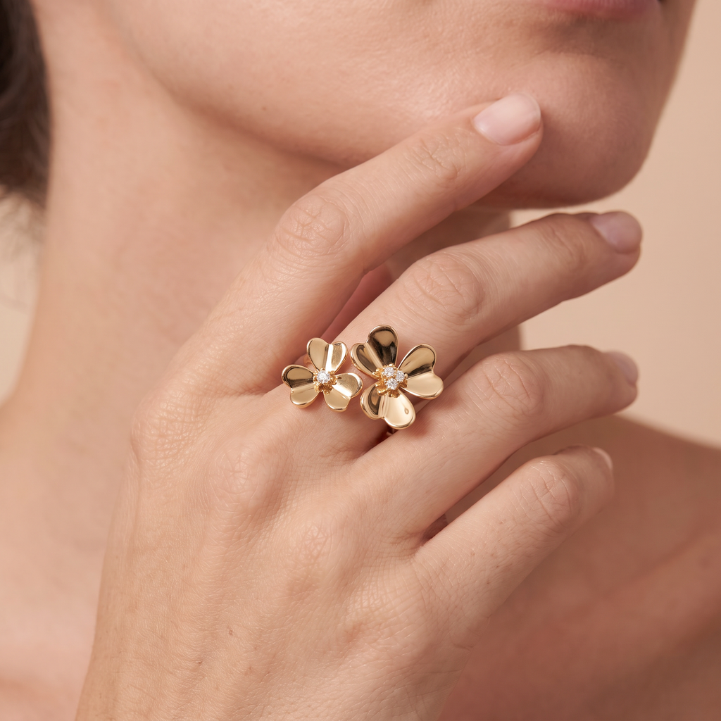 Frivole Between-the-Finger Ring