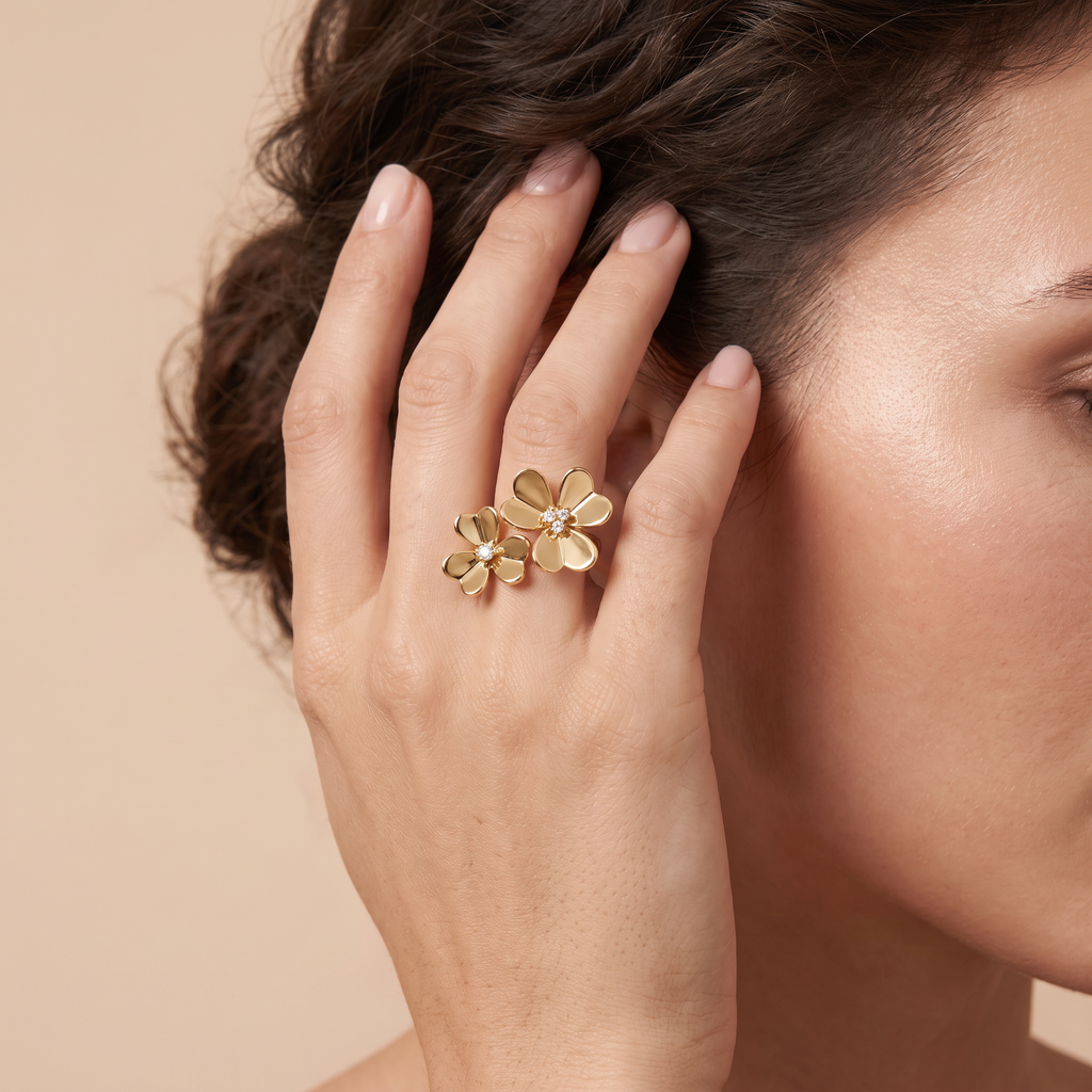 Frivole Between-the-Finger Ring
