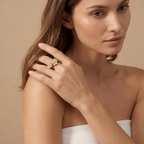 Frivole Paved Between-the-Finger Ring