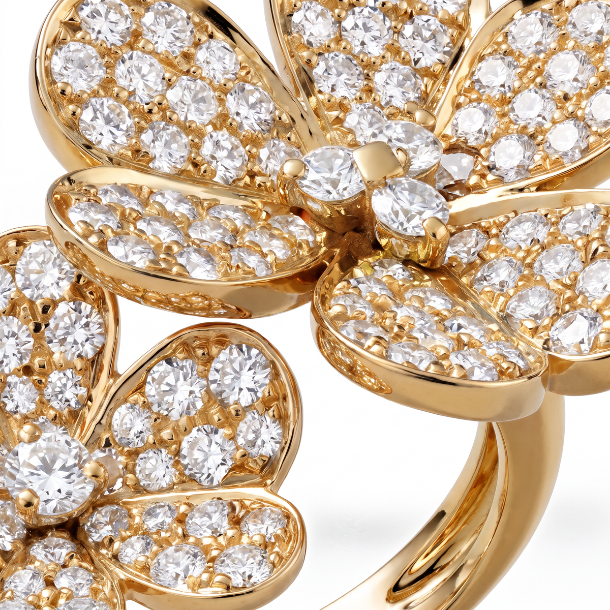 Frivole Paved Between-the-Finger Ring