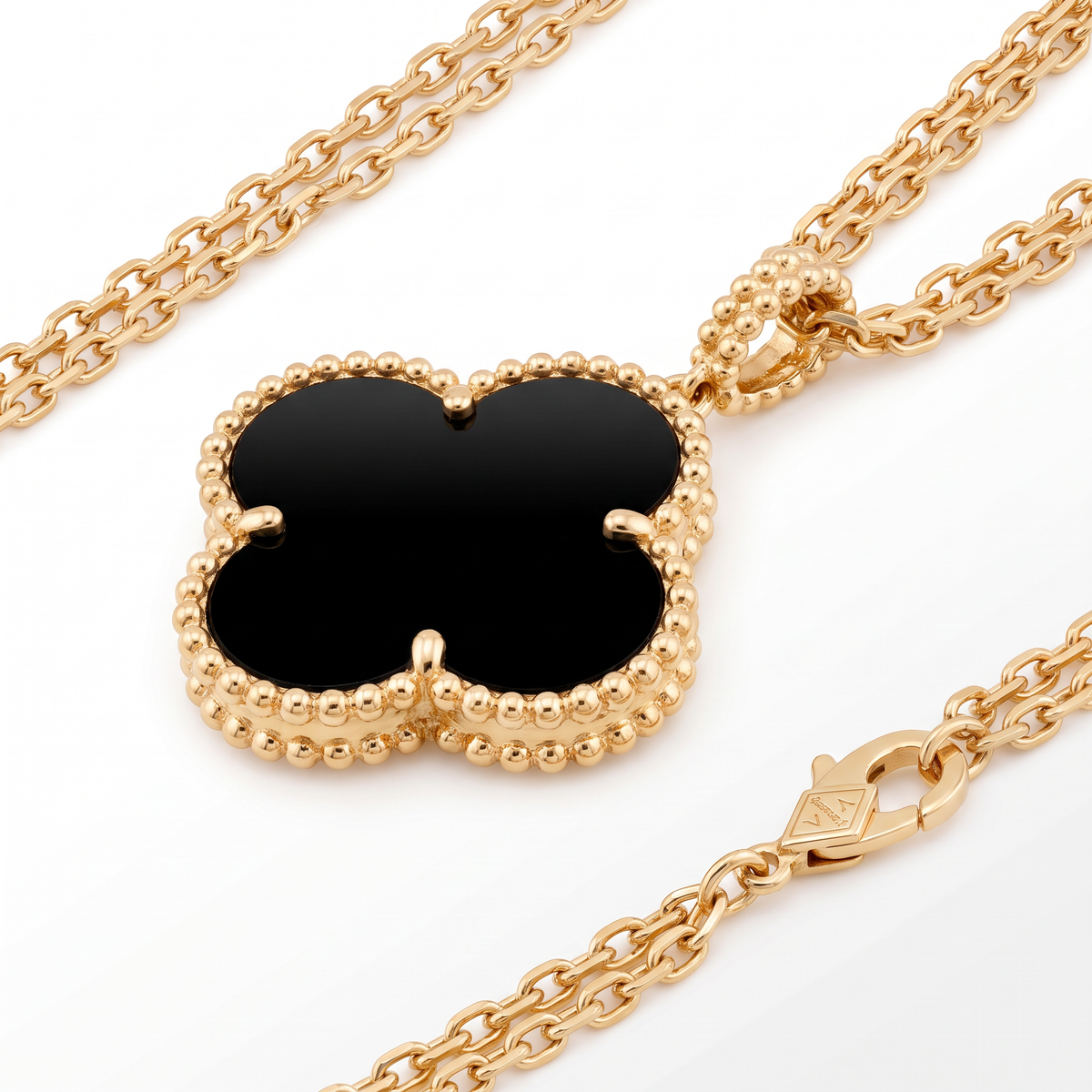 Magic Alhambra Onyx Clover 1 Motif Necklace