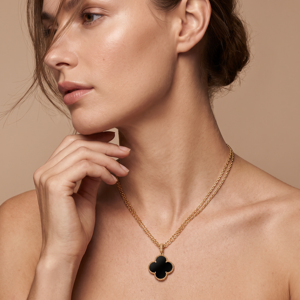 Magic Alhambra Onyx Clover 1 Motif Necklace