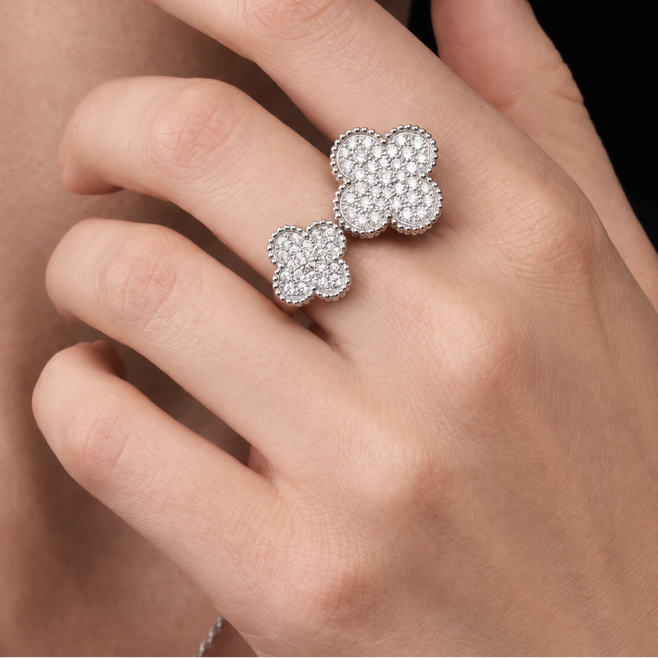 Magic Alhambra Paved Clover Between-the-finger Ring