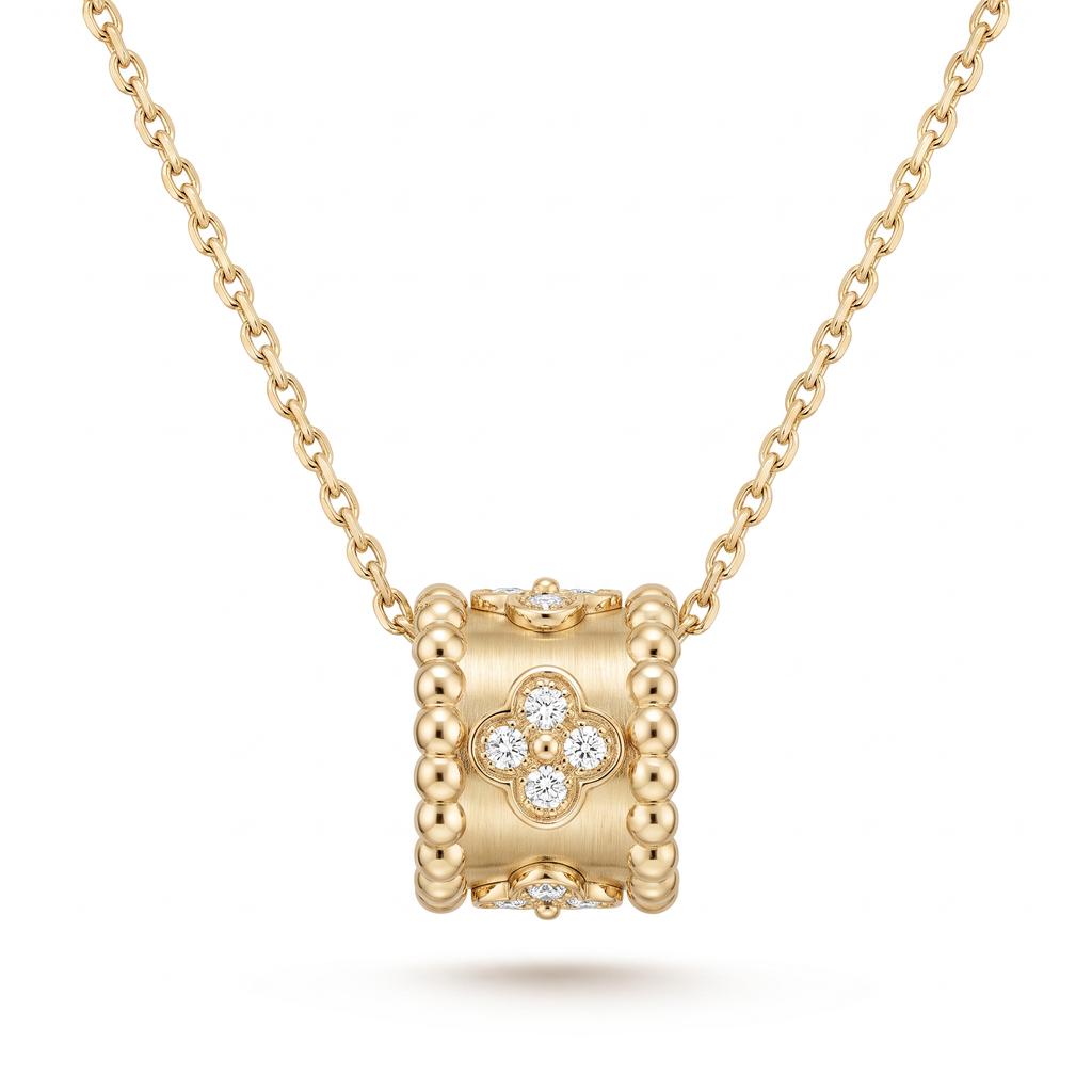 Perlée Diamonds Clovers Pendant Necklace