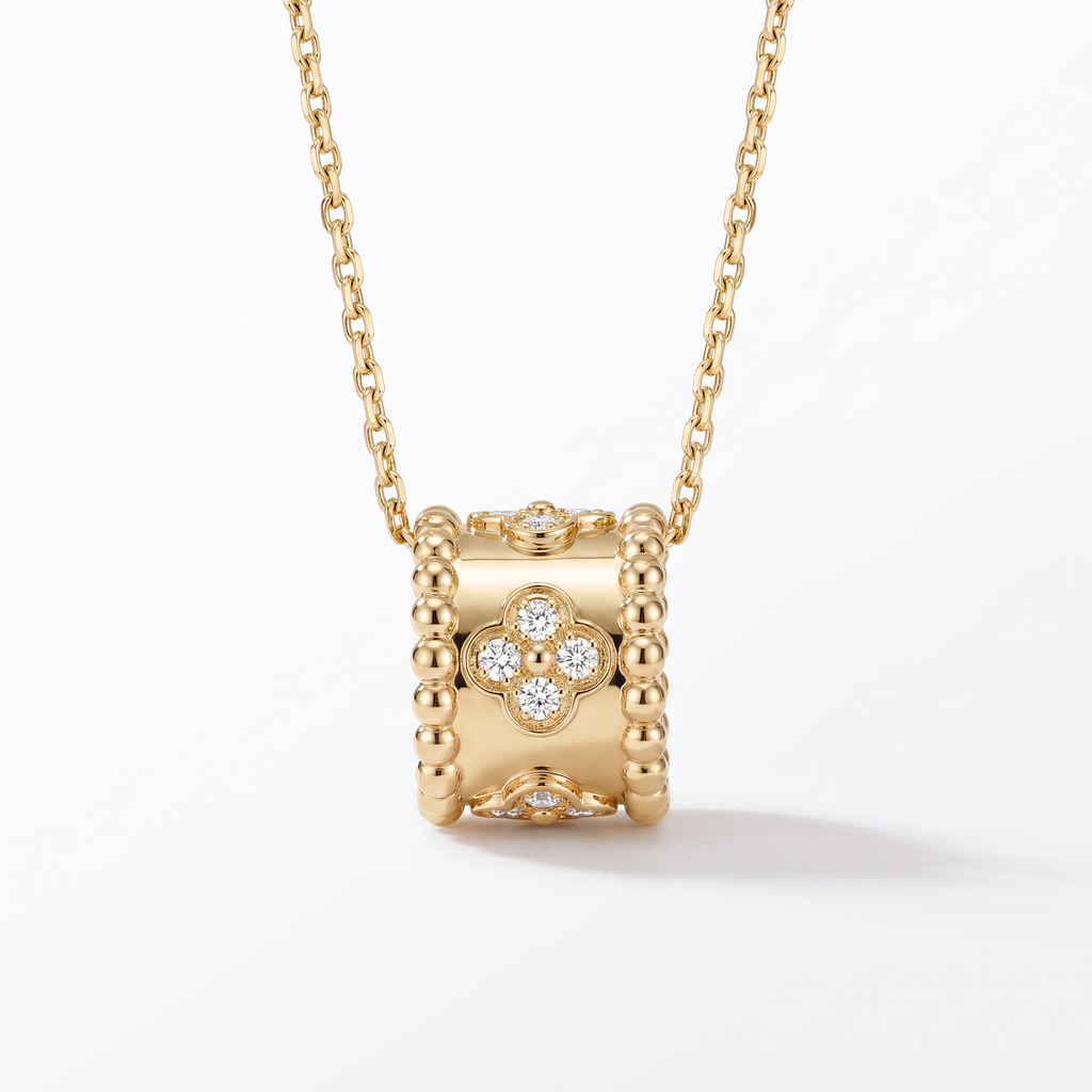 Perlée Diamonds Clovers Pendant Necklace