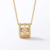 Perlée Diamonds Clovers Pendant Necklace