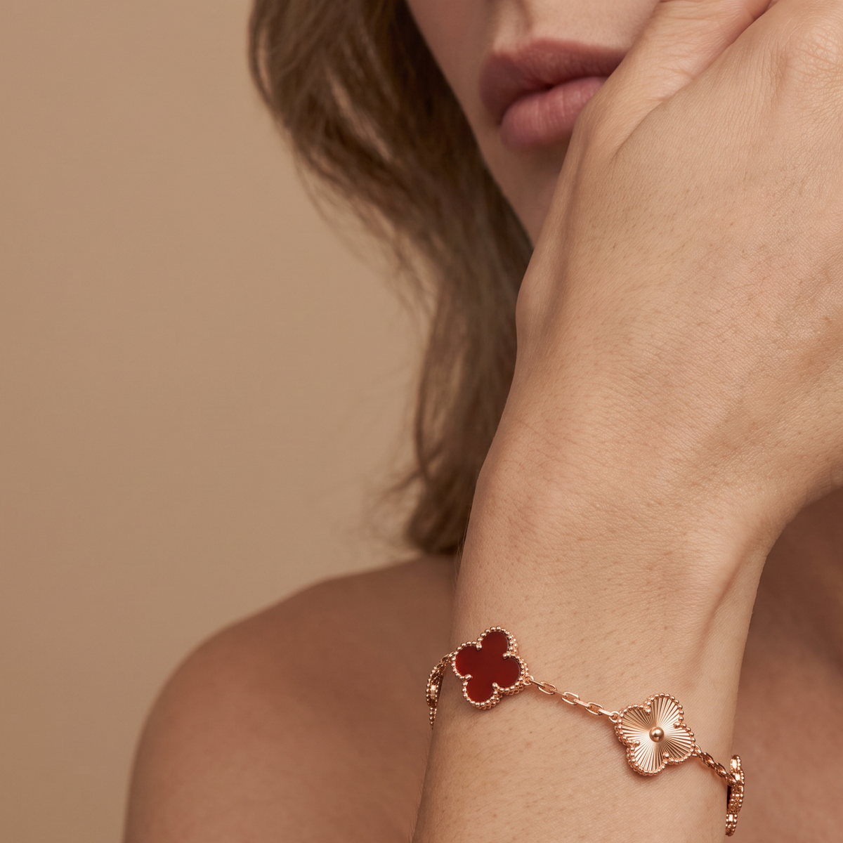 Vintage Alhambra Fluted And Carnelian Clover 5 Motifs Bracelet