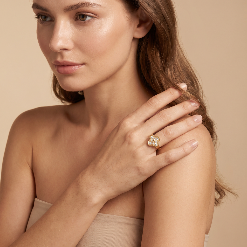 Vintage Alhambra Pavé Clover Ring
