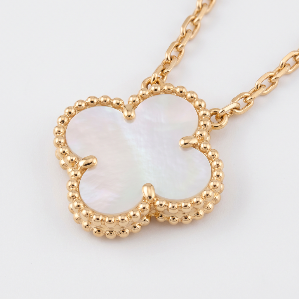 Vintage Alhambra White Pearl 1 Motif Necklace