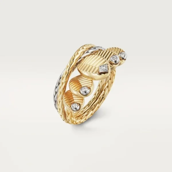 Gold Embrace Of The Forest Queen – Textured Leaf Ring With Sparkling Accents