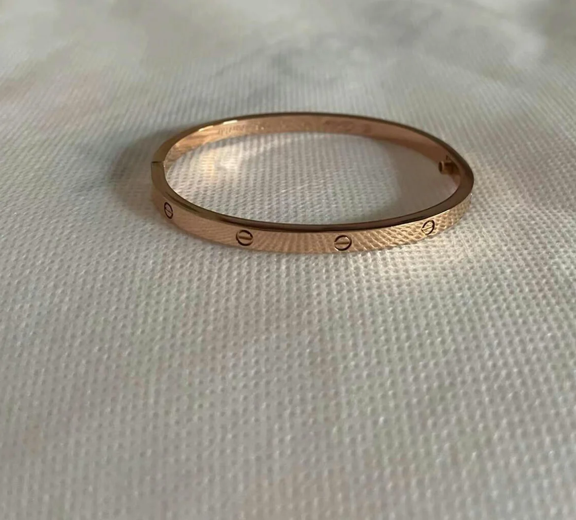 Click to view full screen Luxury Minimalist Yellow Gold Screw Bracelet, Classic Model photo review