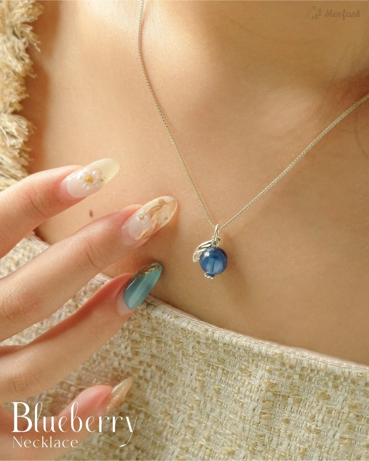 BLUEBERRY NECKLACE 2