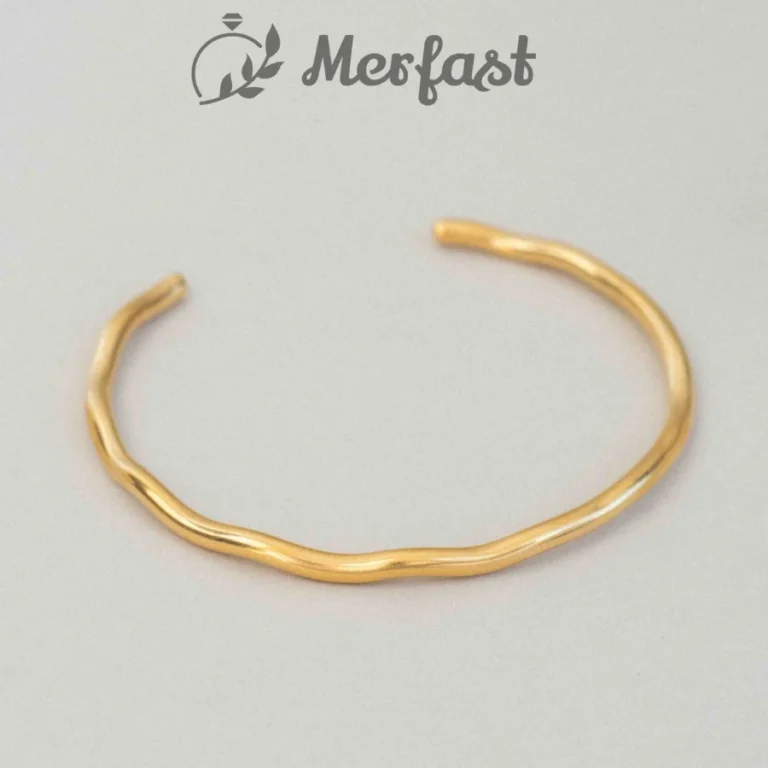 Minimal Gold Bracelet