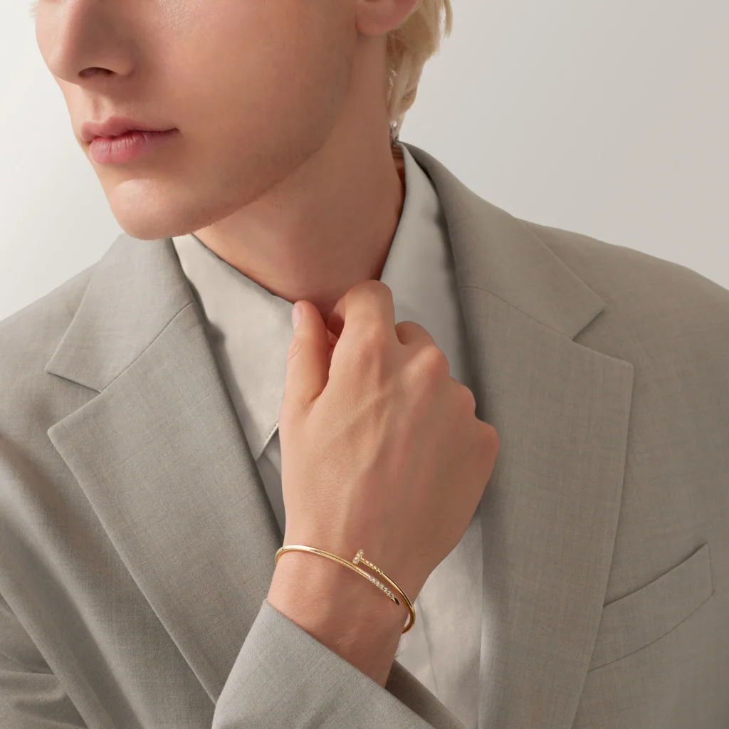 Nail Design Bracelet Yellow Gold Reverse Set Diamond Small Model Luxury High Quality 3